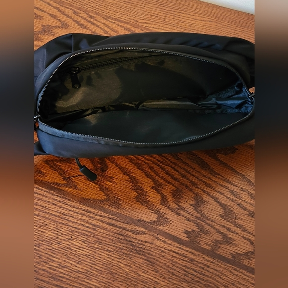 Toiletry bag - Picture 3 of 3